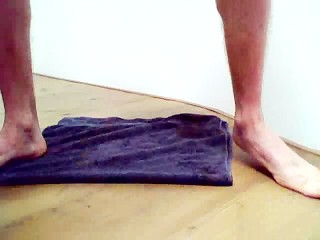 Dildoboy with 2 giant dildo’s