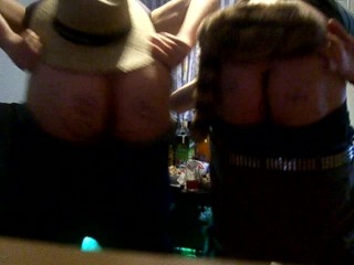 Hot Guys shaking ass to Bananaphone